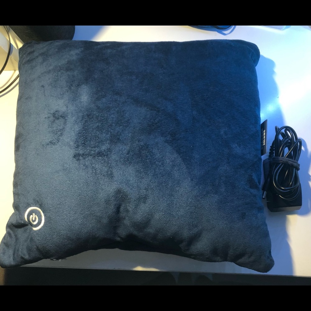 Sharper Image massaging pillow. perfect condition. Cord included. 12in by 10in
